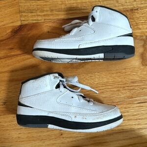 Jordan 2 retro size 9c